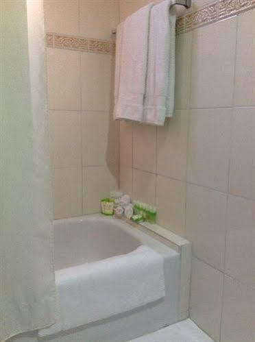 Micro Hotel Condo Suites Санто-Доминго Экстерьер фото